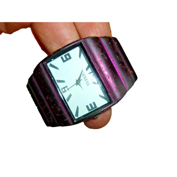GENEVA Ladies Watch Hinged Cuff Band Berry Purple Quartz Water Resistant - Picture 1 of 4